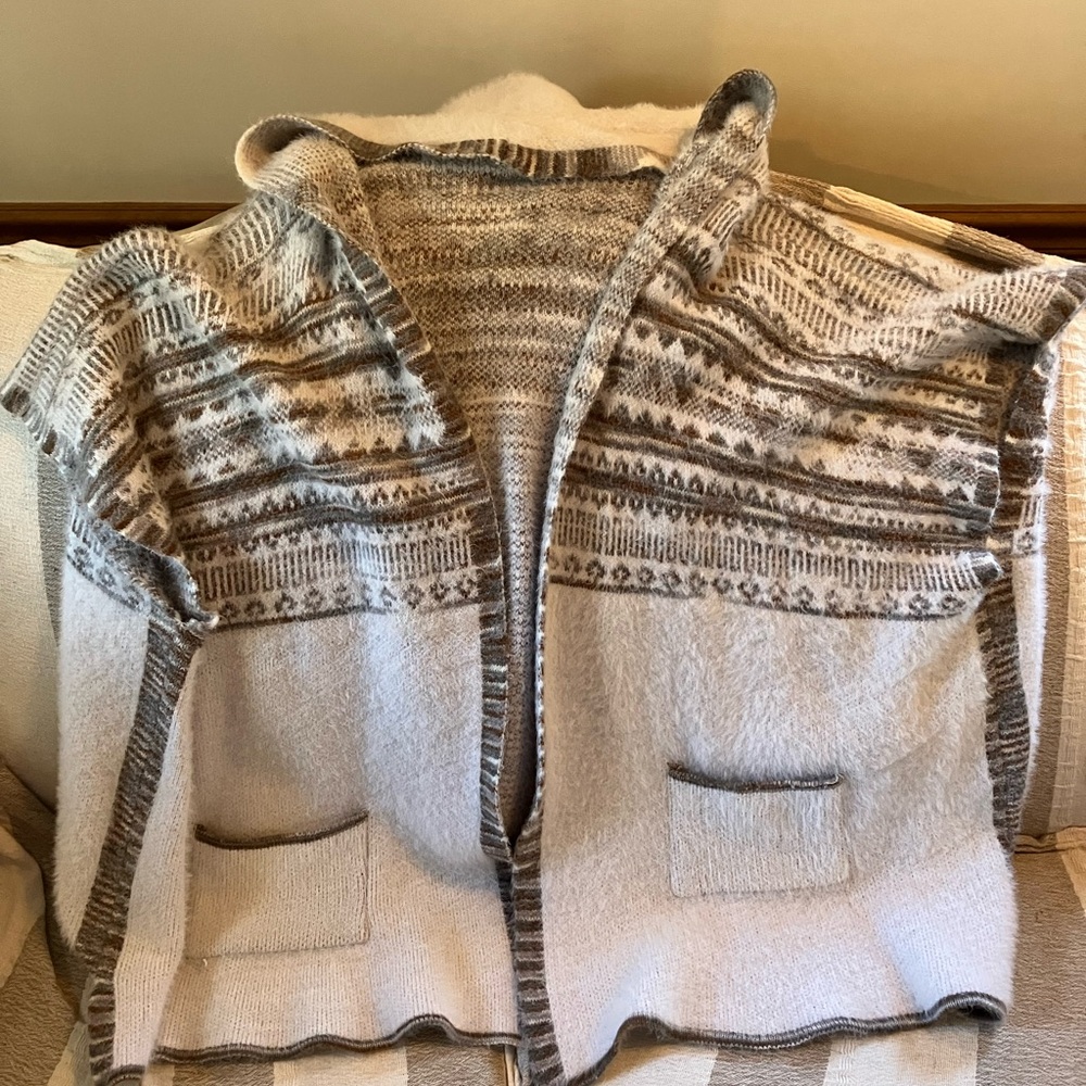 Women’s Francesca sweater beautiful winter white one size fits all warm and soft